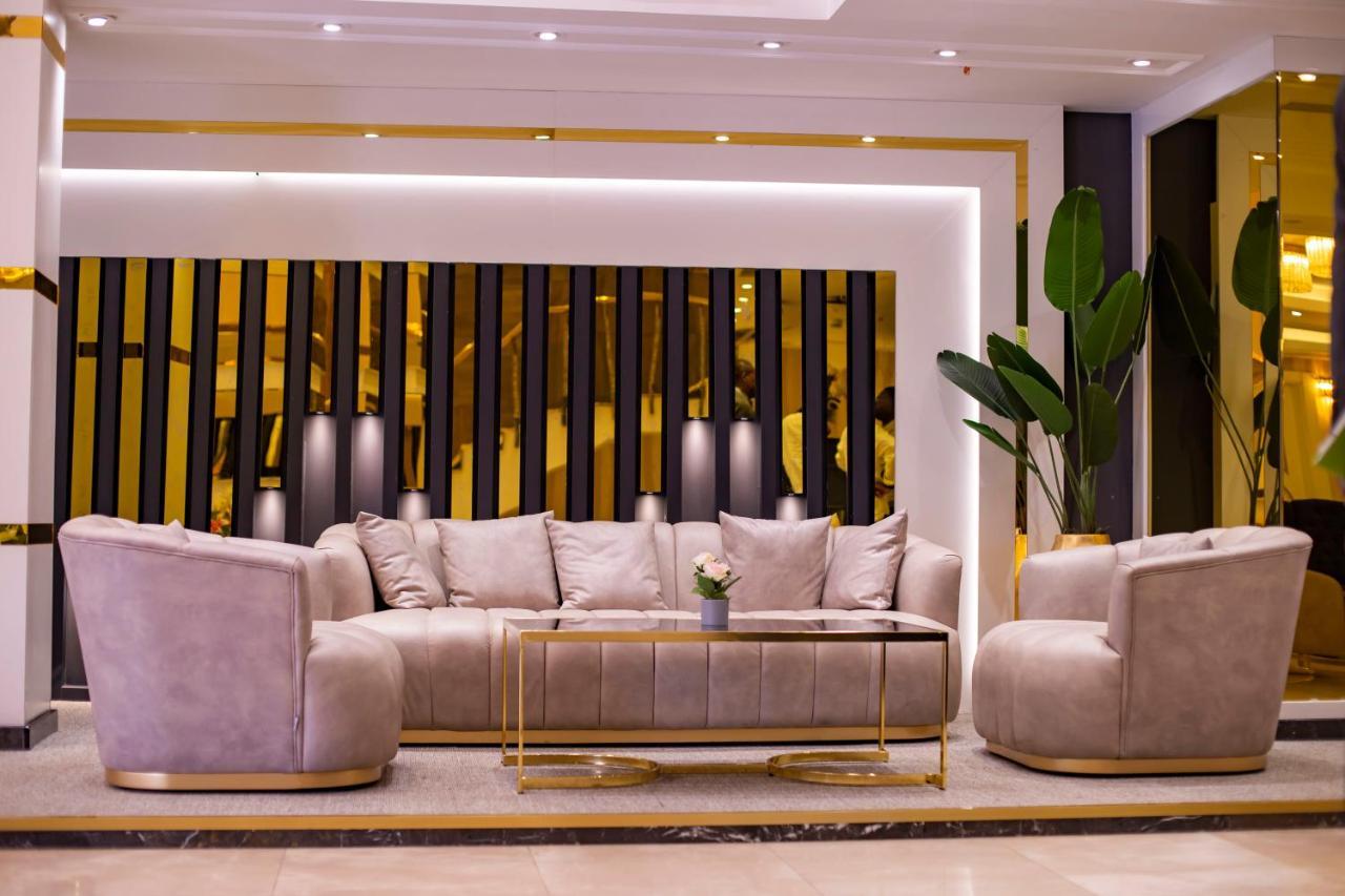 United Hotel International 야운데 외부 사진