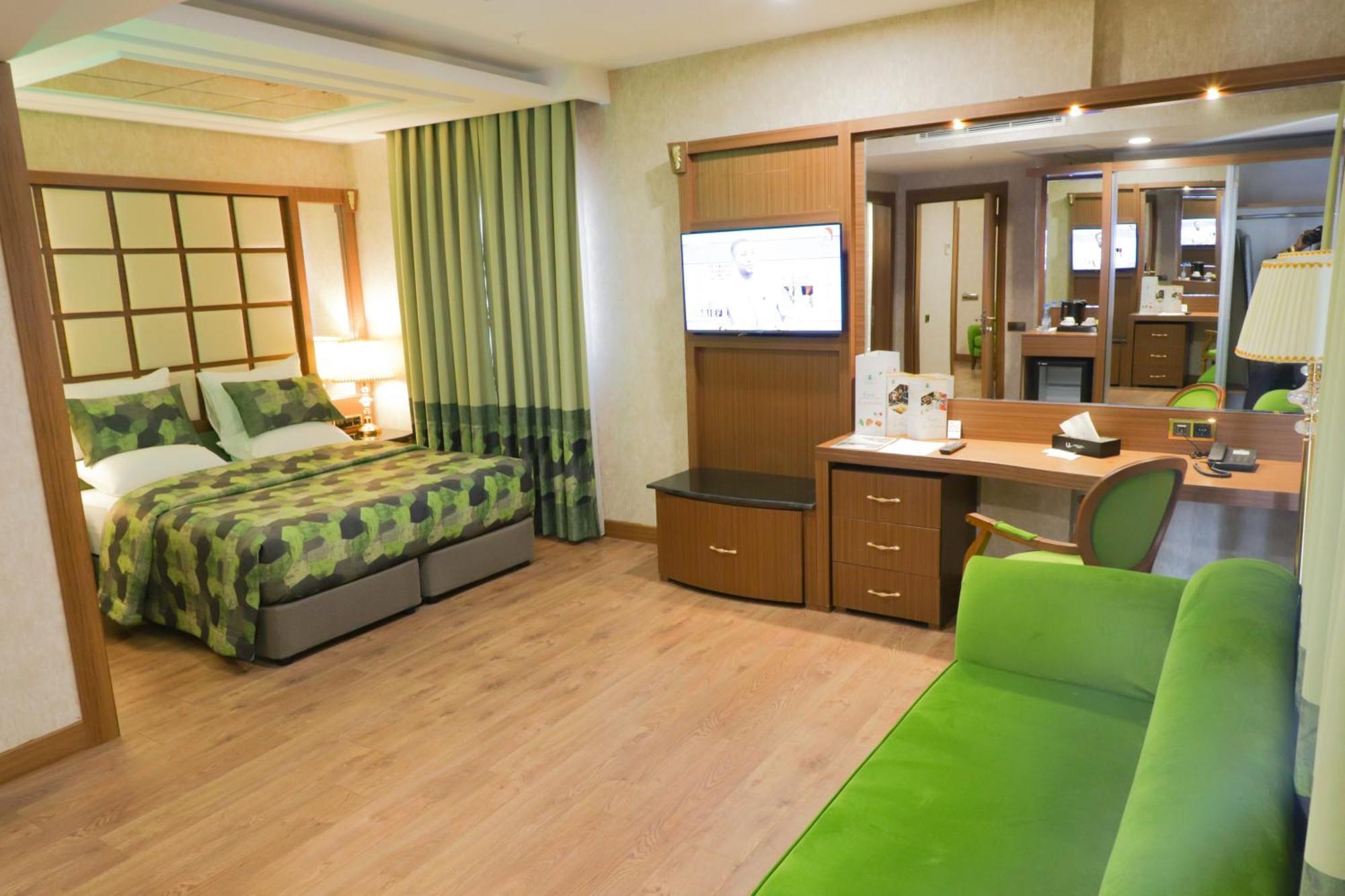 United Hotel International 야운데 외부 사진